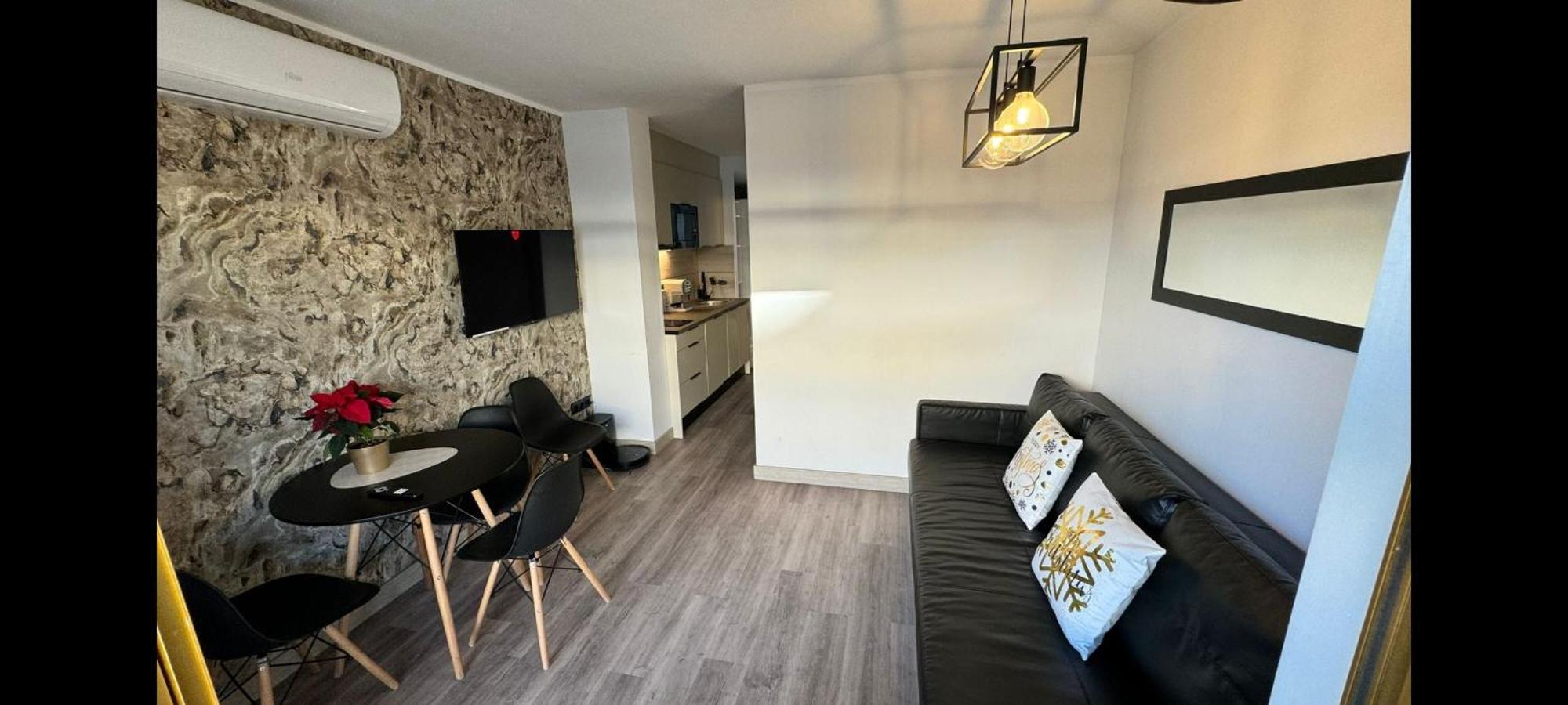 A Estrenar Preciosos Apartamentos Aparthotel Inter2, New Apartments Ln Aparthotel 12 Months Open! Self Check In! Reserva Garaje! 살루 외부 사진
